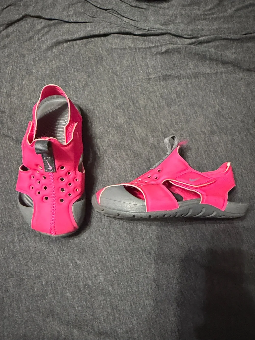 Nike Kids Water Shoes in Bright Pink and Gray